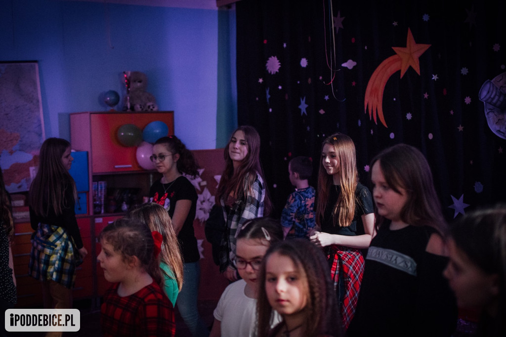 Powrót do przeszłości, czyli zespół Kisu Min nagrywał w Uniejowie teledysk.
