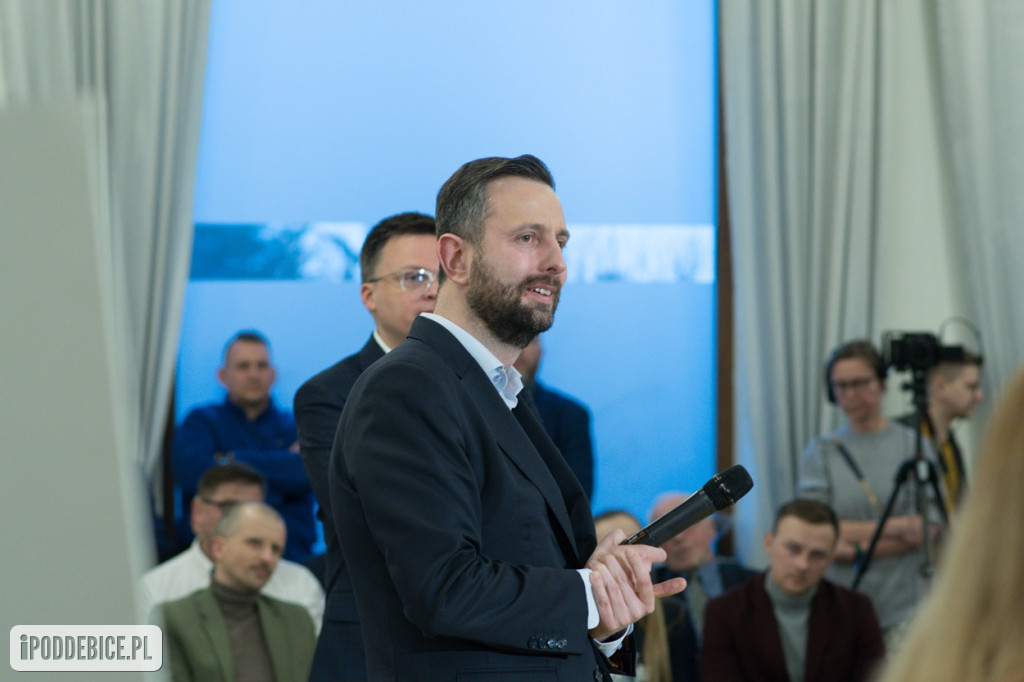 Szymon Hołownia i Władysław Kosiniak-Kamysz w Poddębicach. Zobacz