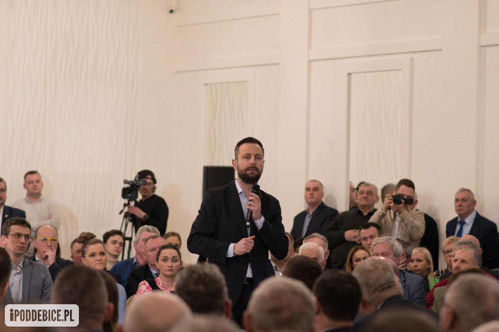 Szymon Hołownia i Władysław Kosiniak-Kamysz w Poddębicach. Zobacz