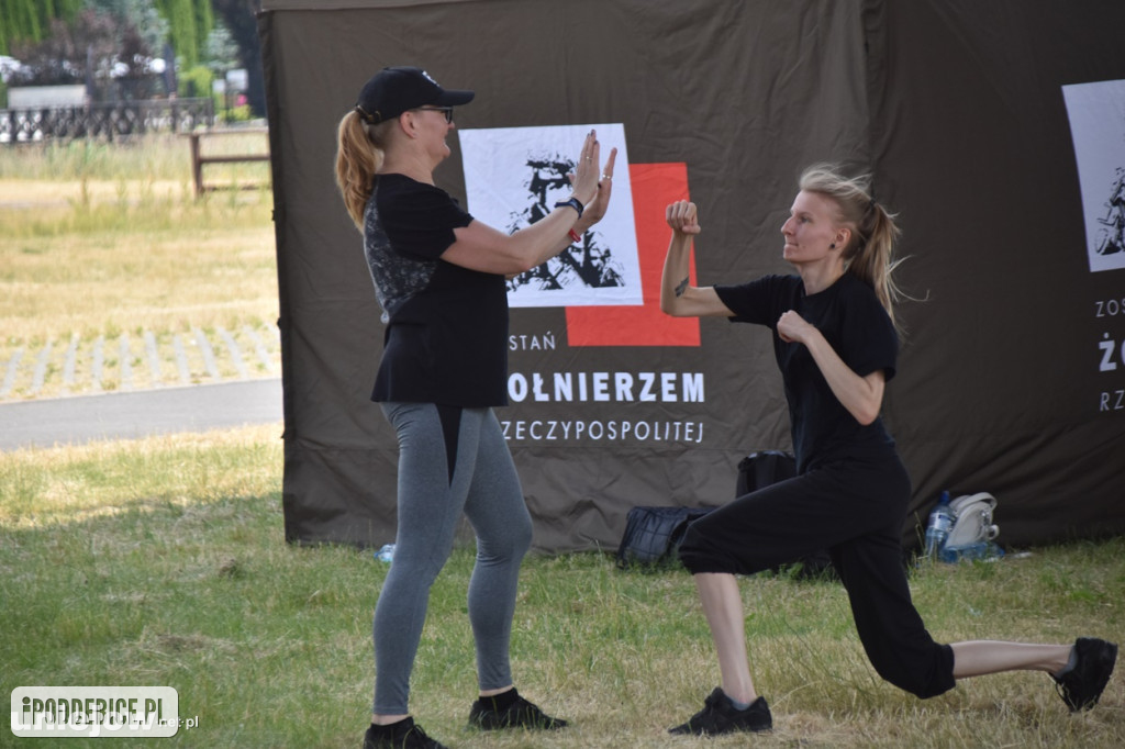 Wojsko trenowało kobiety [FOTO]