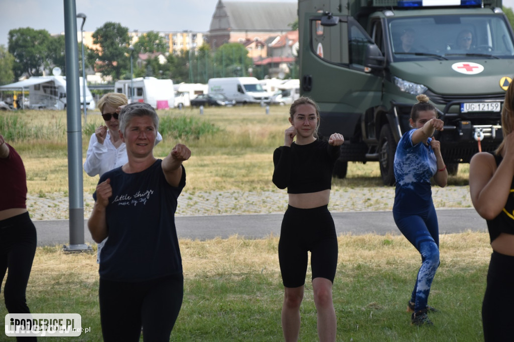 Wojsko trenowało kobiety [FOTO]