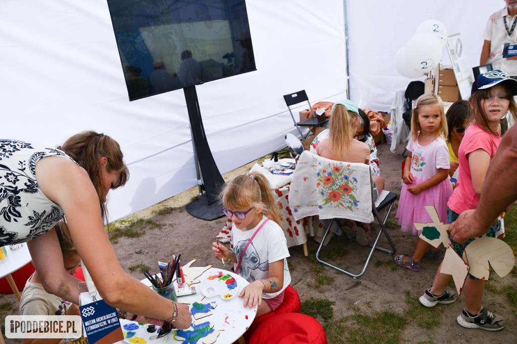 Mezo, Margaret i lokalni wykonawcy na Pikniku z Województwem Łódzkim w Uniejowie