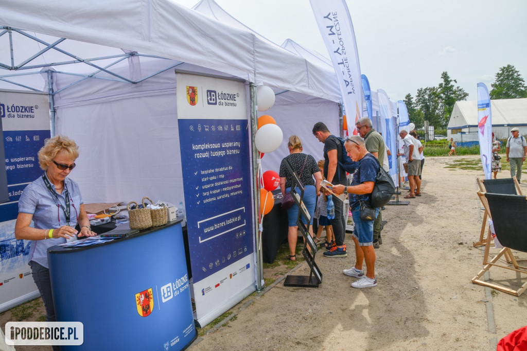 Mezo, Margaret i lokalni wykonawcy na Pikniku z Województwem Łódzkim w Uniejowie