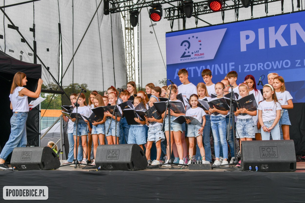 Mezo, Margaret i lokalni wykonawcy na Pikniku z Województwem Łódzkim w Uniejowie