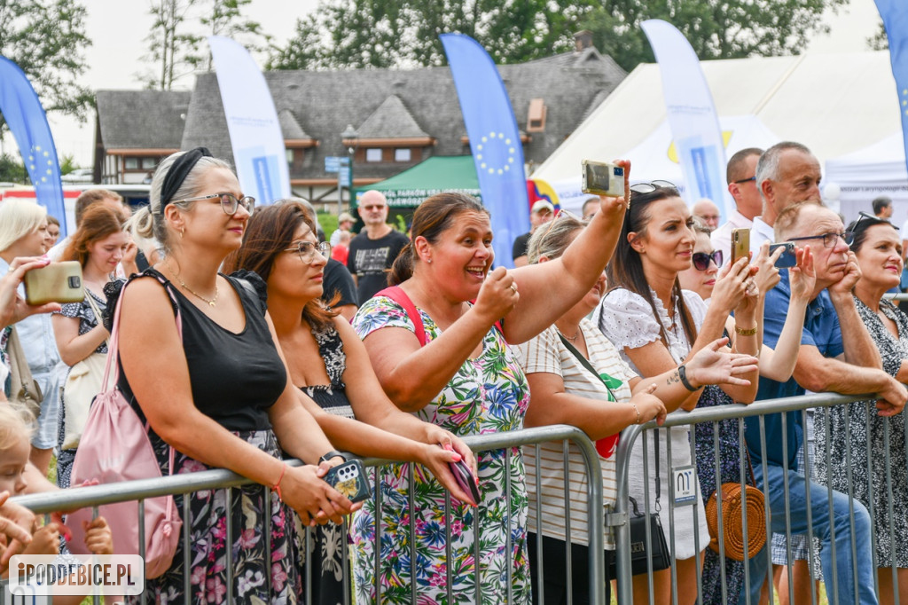 Mezo, Margaret i lokalni wykonawcy na Pikniku z Województwem Łódzkim w Uniejowie