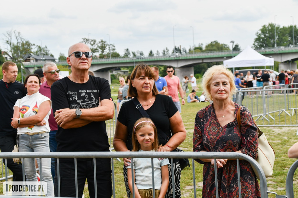 Mezo, Margaret i lokalni wykonawcy na Pikniku z Województwem Łódzkim w Uniejowie