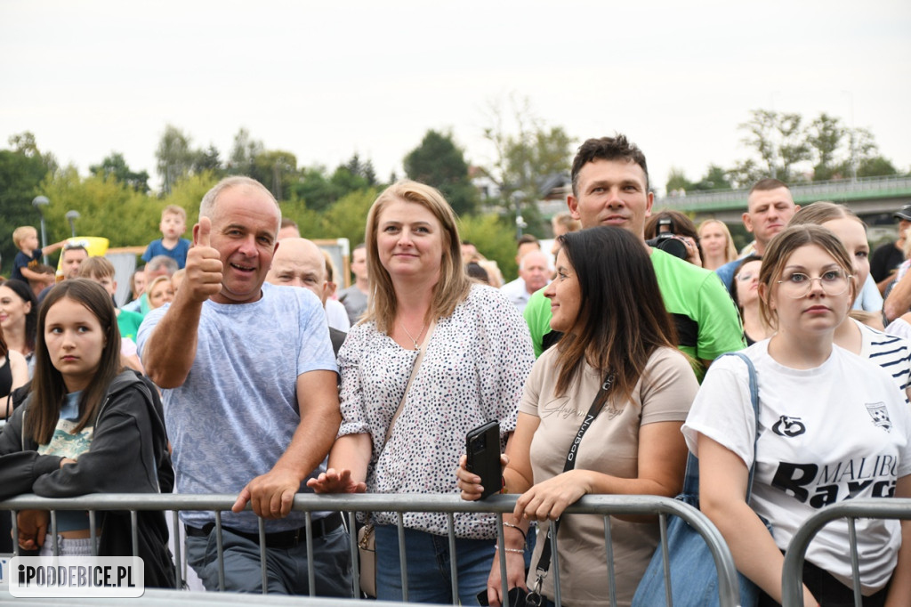 Mezo, Margaret i lokalni wykonawcy na Pikniku z Województwem Łódzkim w Uniejowie