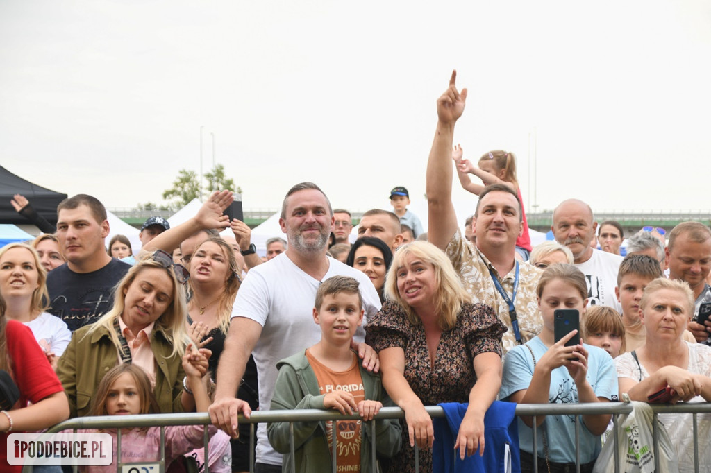 Mezo, Margaret i lokalni wykonawcy na Pikniku z Województwem Łódzkim w Uniejowie