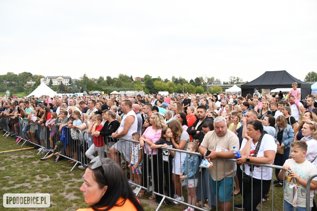 Mezo, Margaret i lokalni wykonawcy na Pikniku z Województwem Łódzkim w Uniejowie