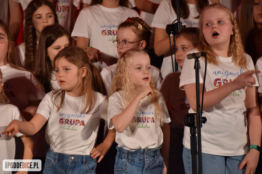 Miecznikowski i Sierocki na scenie w Uniejowie. T