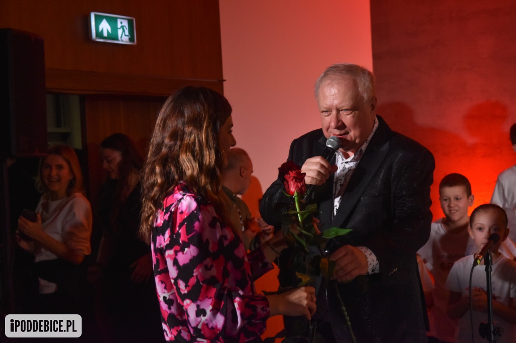 Miecznikowski i Sierocki na scenie w Uniejowie. T