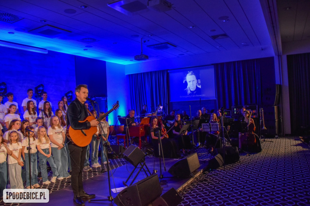 Miecznikowski i Sierocki na scenie w Uniejowie. T