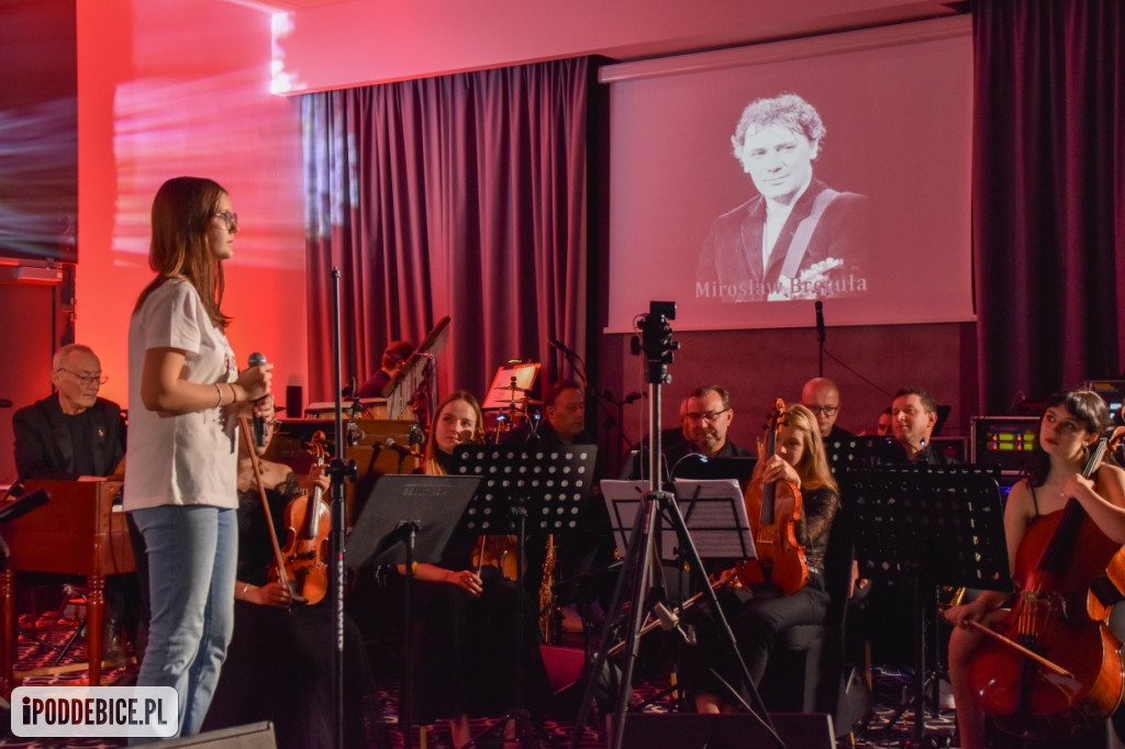 Miecznikowski i Sierocki na scenie w Uniejowie. T