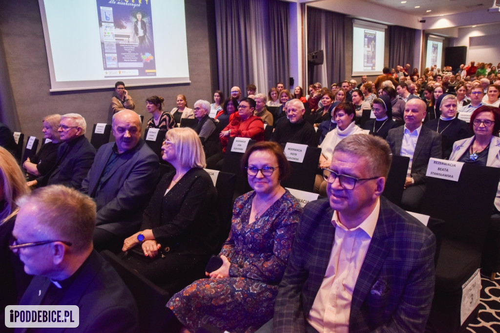 Miecznikowski i Sierocki na scenie w Uniejowie. T