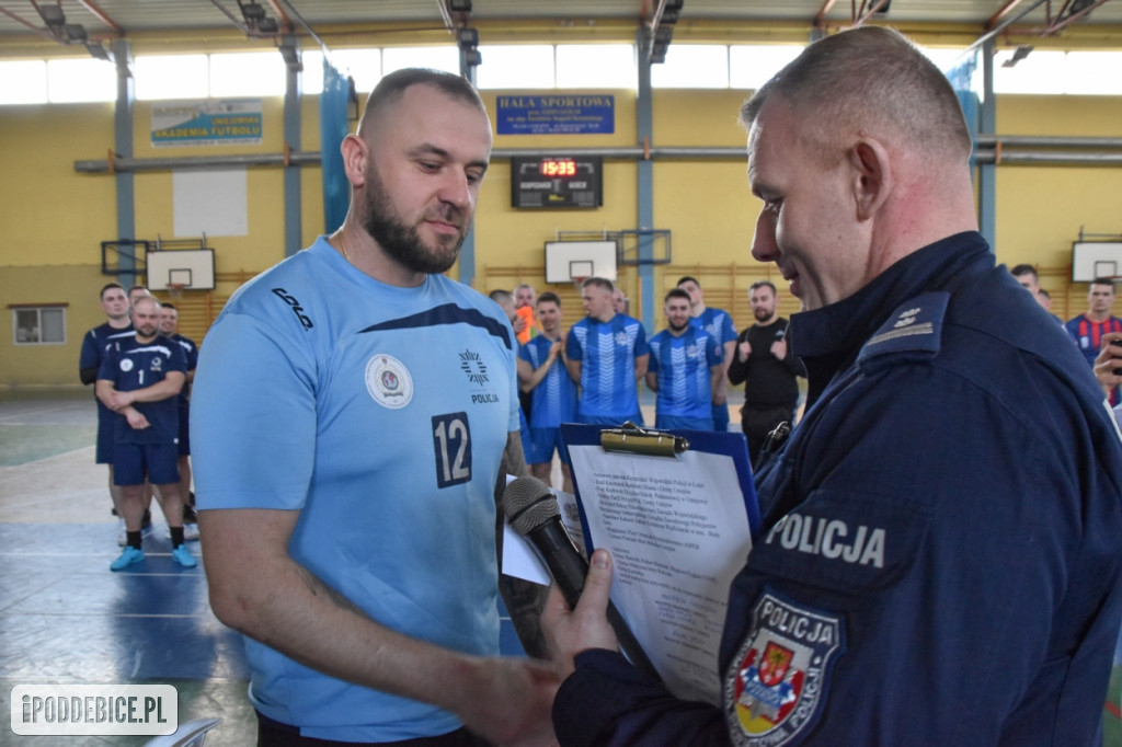 Jedenaście drużyn zagrało w VIII Turnieju Halowej Piłki