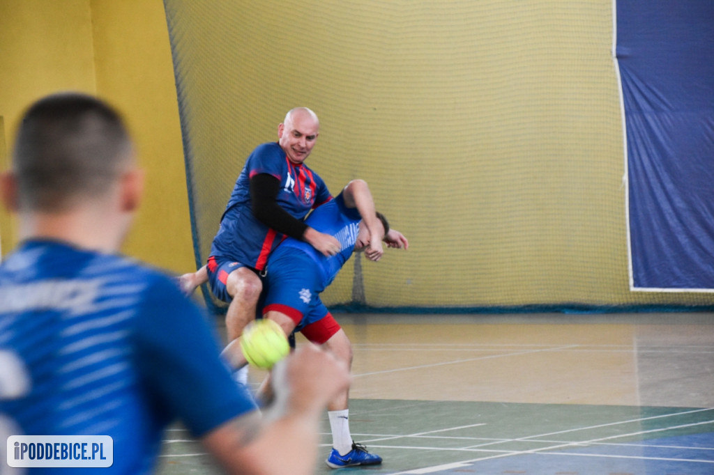 Jedenaście drużyn zagrało w VIII Turnieju Halowej Piłki