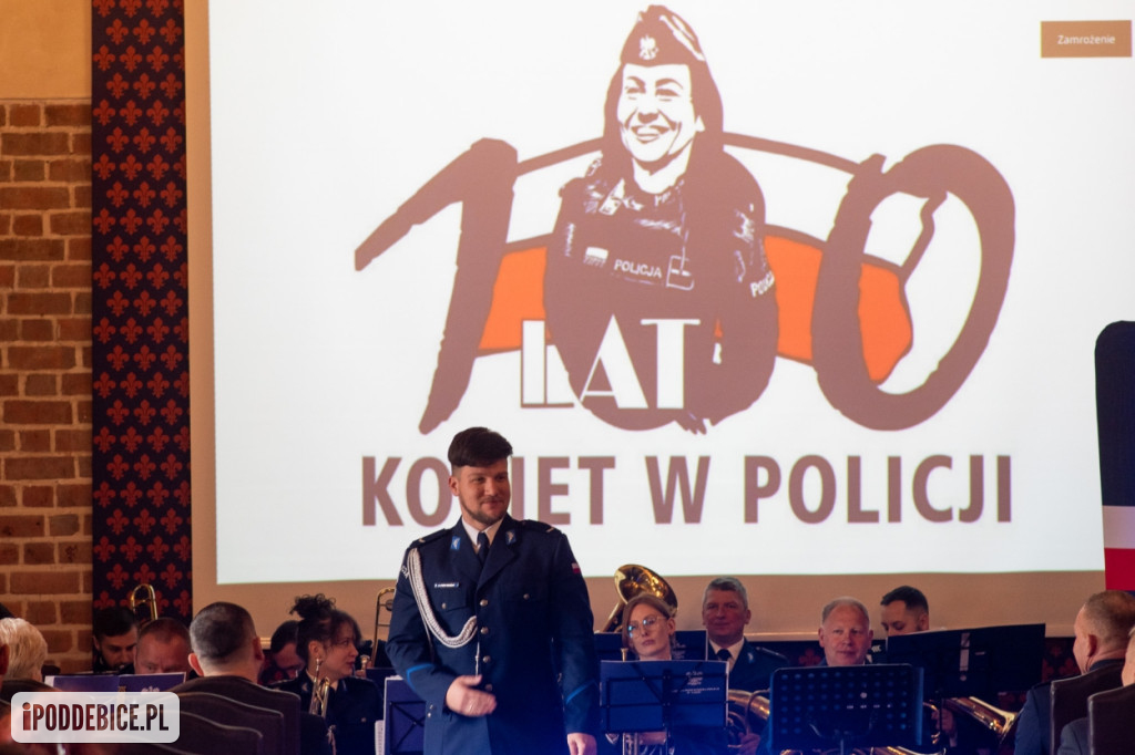 100 lat kobiet w polskiej Policji. W Uniejowie świętowały policjantki z Poddębic