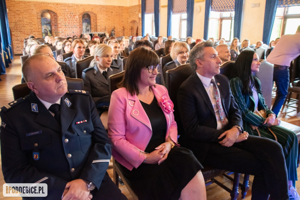 100 lat kobiet w polskiej Policji. W Uniejowie świętowały policjantki z Poddębic