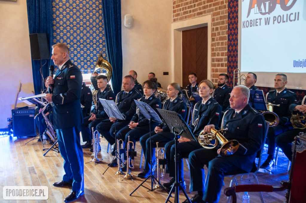 100 lat kobiet w polskiej Policji. W Uniejowie świętowały policjantki z Poddębic