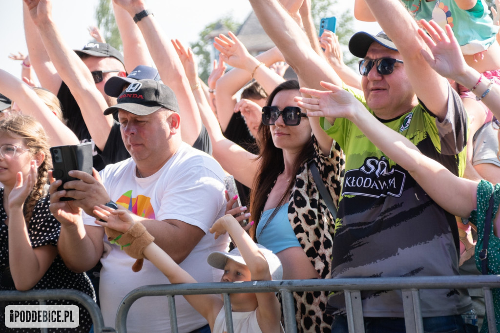 Piękni i Młodzi, Iness i Lombard na scenie Festiwalu Mleka w Uniejowie