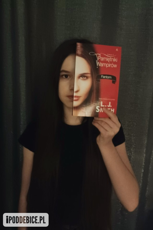„Sleeveface, czyli ubierz się w książkę”
