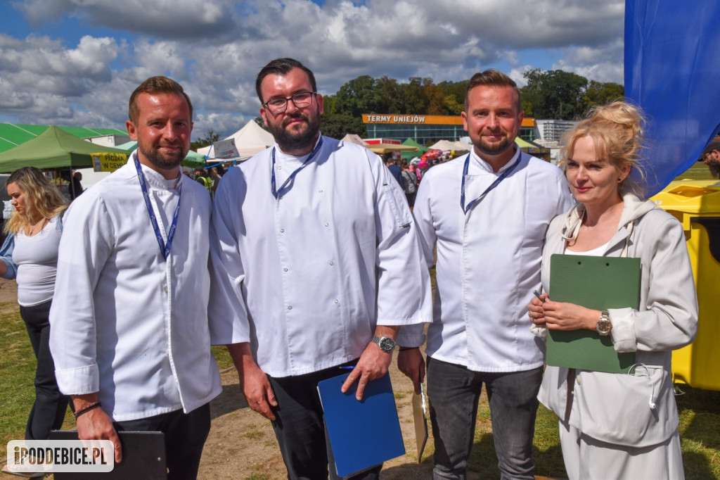 III Festiwal Drobiu trwa w Uniejowie. Degustacje, atrakcje i koncerty [FOTO]