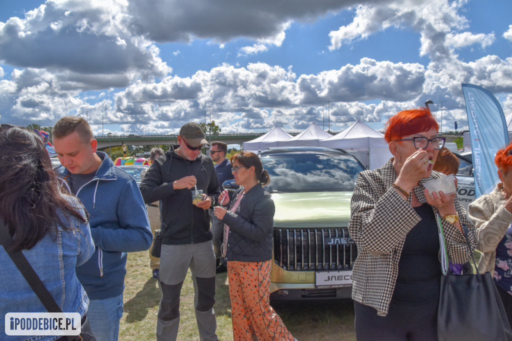 III Festiwal Drobiu trwa w Uniejowie. Degustacje, atrakcje i koncerty [FOTO]