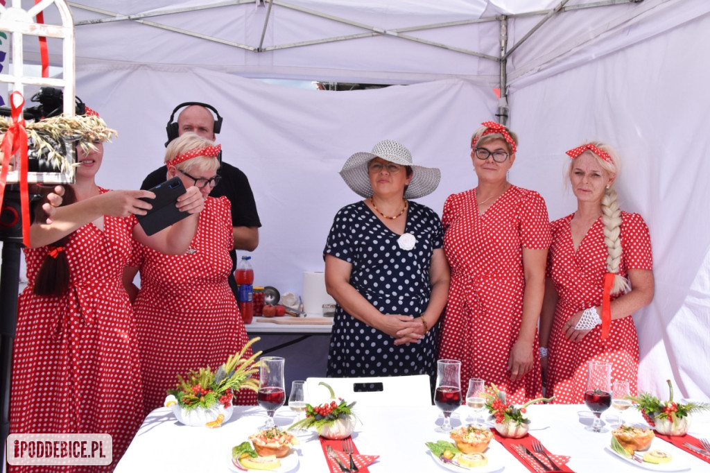 III Festiwal Drobiu trwa w Uniejowie. Degustacje, atrakcje i koncerty [FOTO]