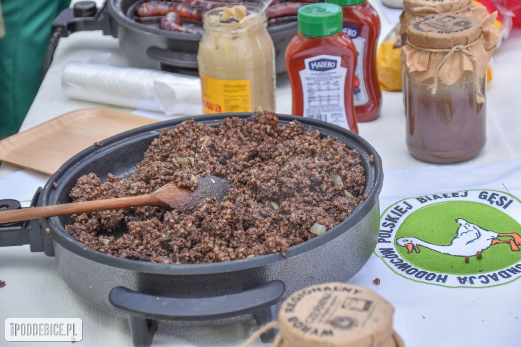 III Festiwal Drobiu trwa w Uniejowie. Degustacje, atrakcje i koncerty [FOTO]