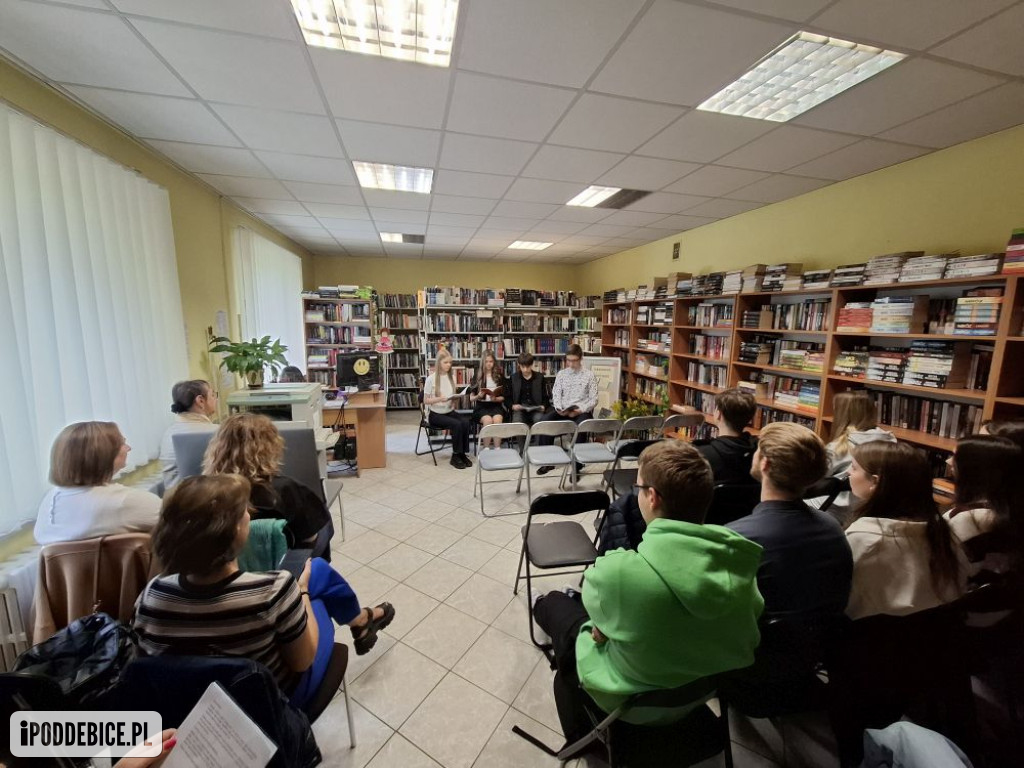 Narodowe Czytanie poezji Jana Kochanowskiego w Poddębicach
