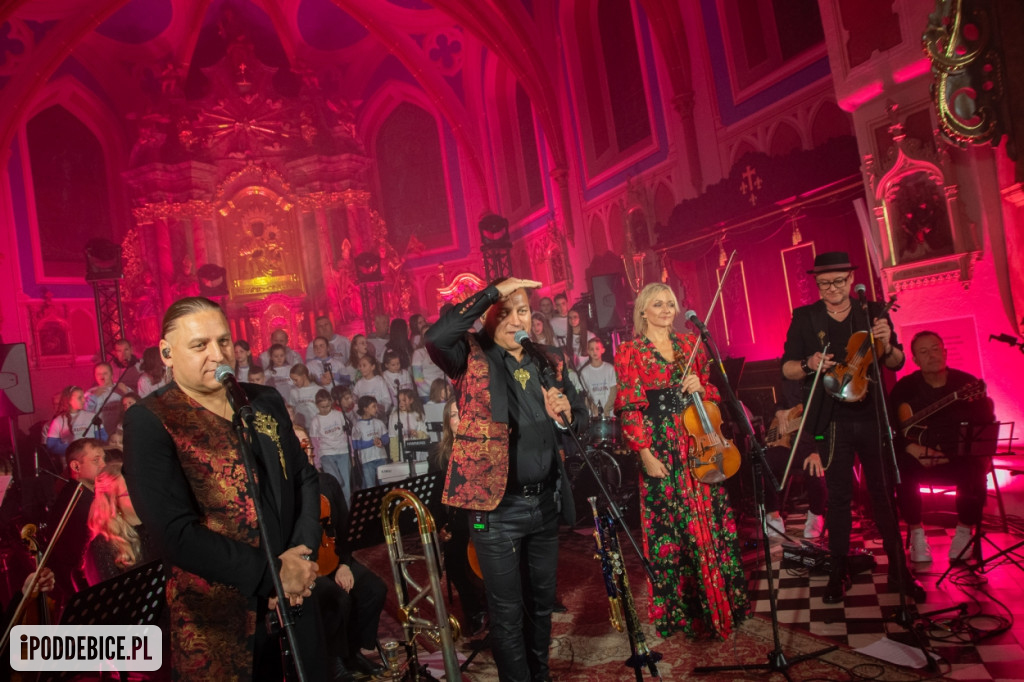 Uniejów zaśpiewał z Braćmi Golec [ZDJĘCIA]