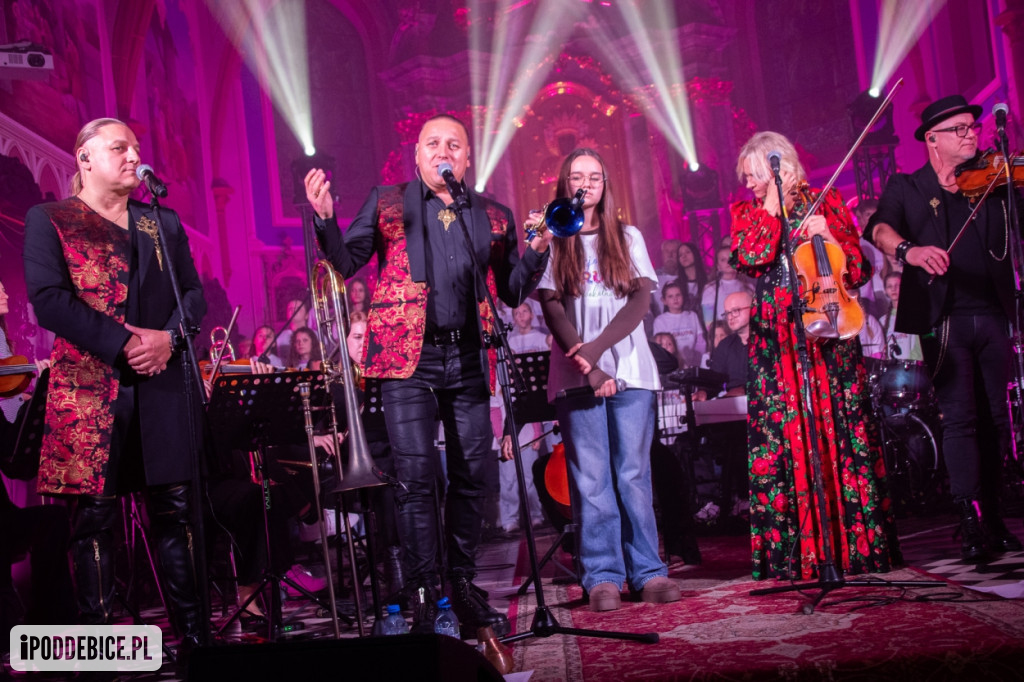 Uniejów zaśpiewał z Braćmi Golec [ZDJĘCIA]