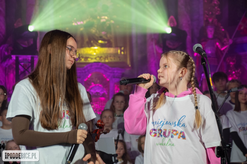 Uniejów zaśpiewał z Braćmi Golec [ZDJĘCIA]