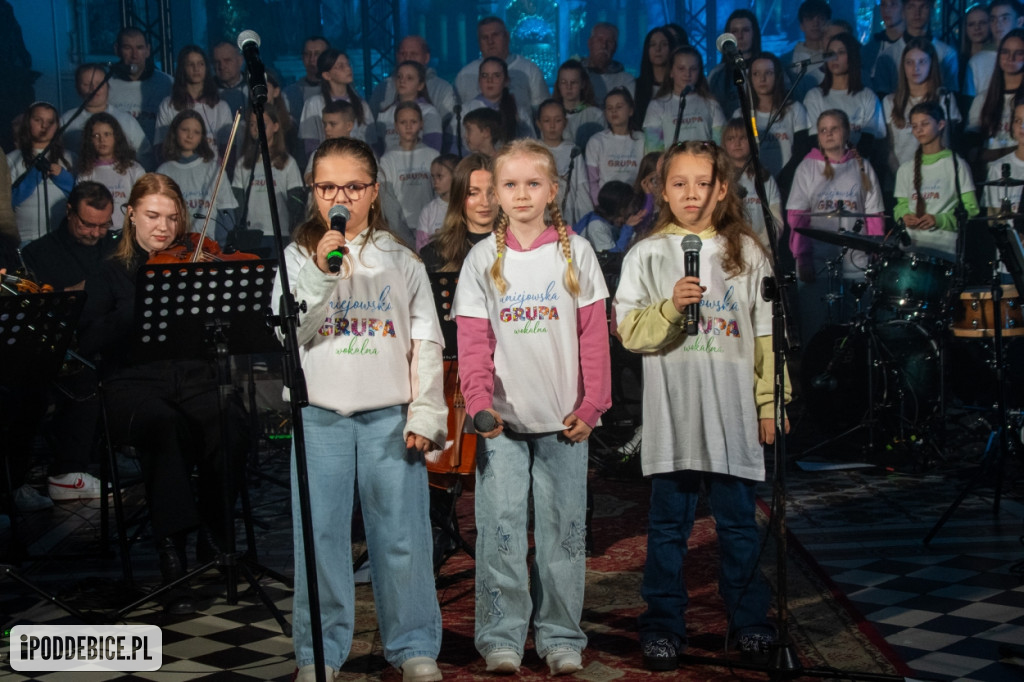 Uniejów zaśpiewał z Braćmi Golec [ZDJĘCIA]