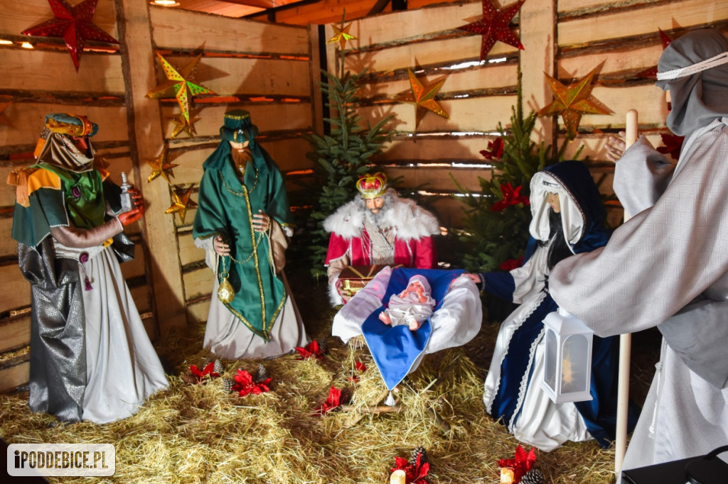 Żywa szopka bożonarodzeniowa w Zoo Borysew