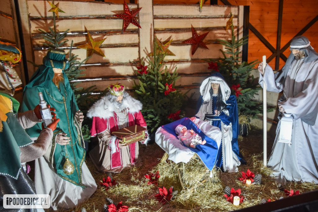 Żywa szopka bożonarodzeniowa w Zoo Borysew