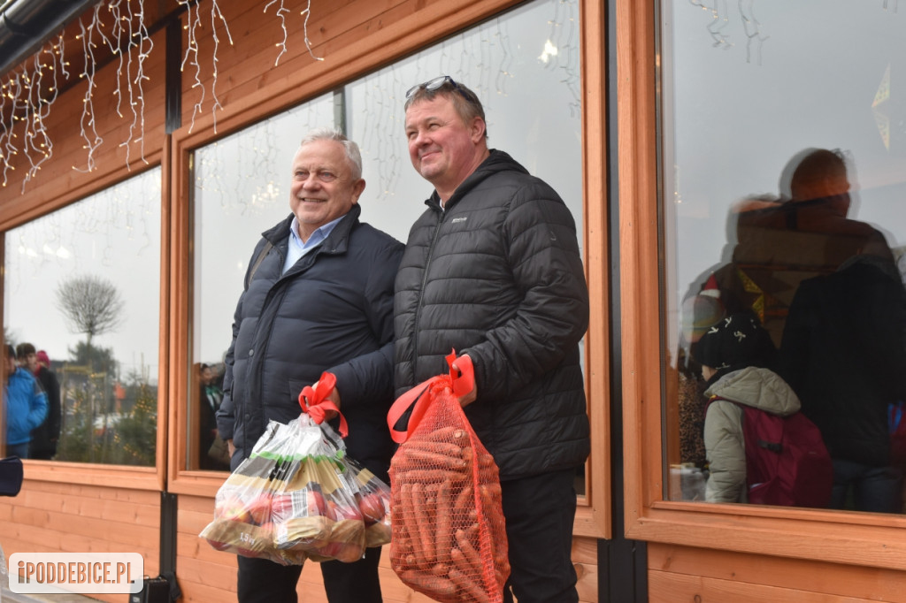 Żywa szopka bożonarodzeniowa w Zoo Borysew