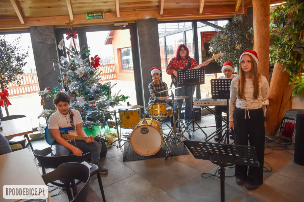 Żywa szopka bożonarodzeniowa w Zoo Borysew