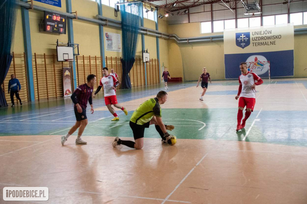 Policjantki i policjanci zagrali w Turnieju Halowej Piłki Nożnej