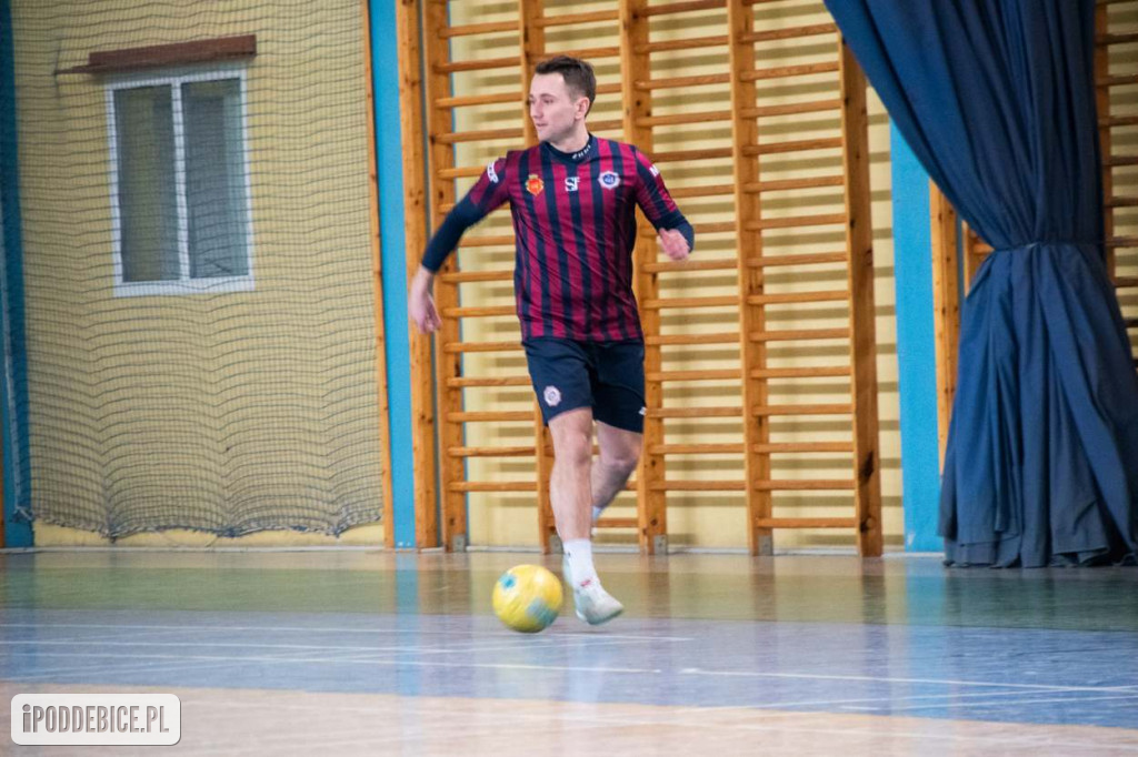 Policjantki i policjanci zagrali w Turnieju Halowej Piłki Nożnej