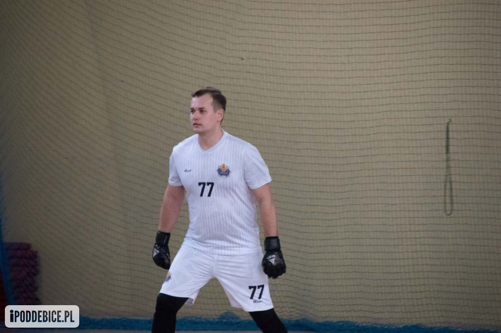 Policjantki i policjanci zagrali w Turnieju Halowej Piłki Nożnej