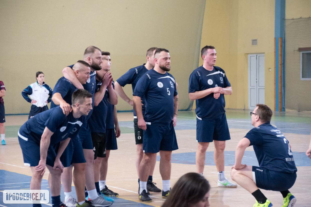 Policjantki i policjanci zagrali w Turnieju Halowej Piłki Nożnej