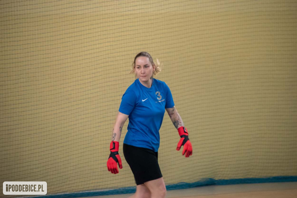 Policjantki i policjanci zagrali w Turnieju Halowej Piłki Nożnej