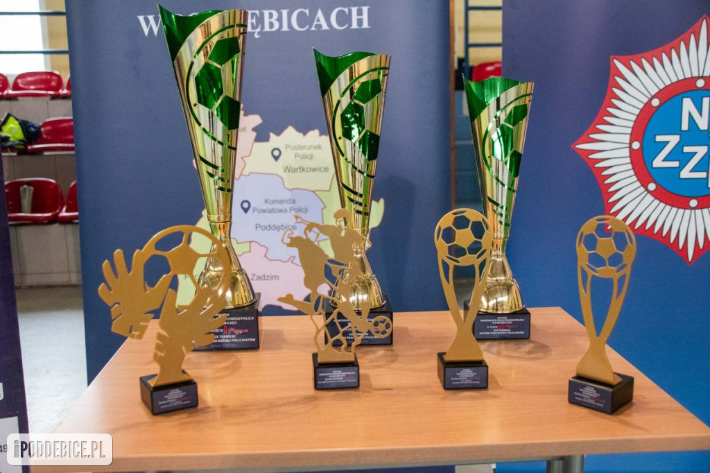 Policjantki i policjanci zagrali w Turnieju Halowej Piłki Nożnej