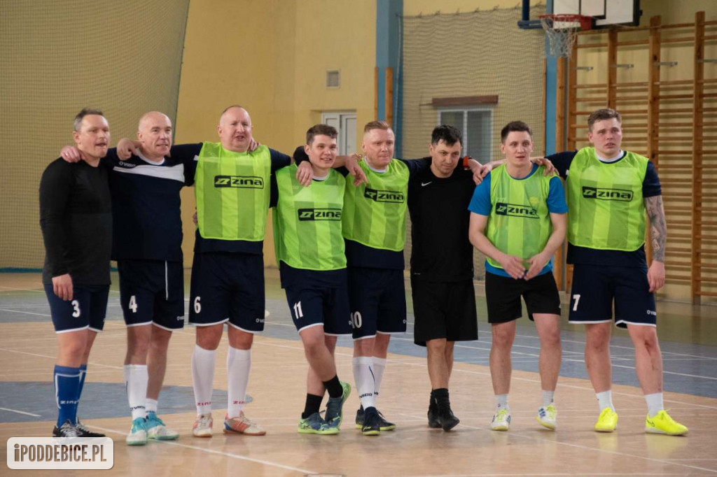 Policjantki i policjanci zagrali w Turnieju Halowej Piłki Nożnej