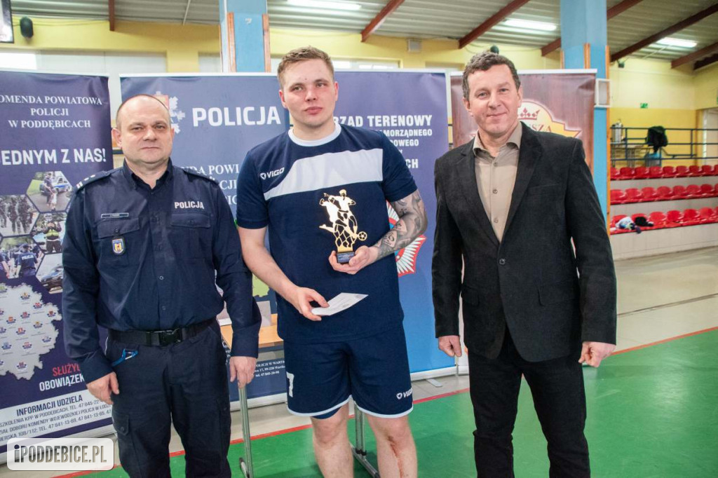 Policjantki i policjanci zagrali w Turnieju Halowej Piłki Nożnej