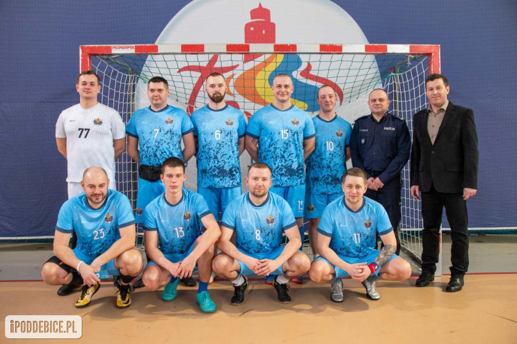 Policjantki i policjanci zagrali w Turnieju Halowej Piłki Nożnej