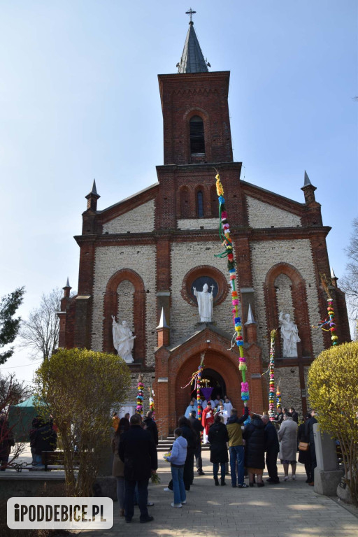 Osiem metrów tradycji. Olbrzymie palmy wielkanocne