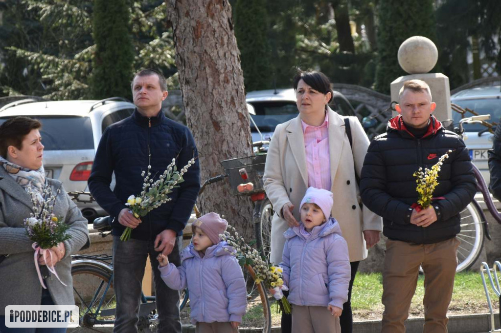 Osiem metrów tradycji. Olbrzymie palmy wielkanocne