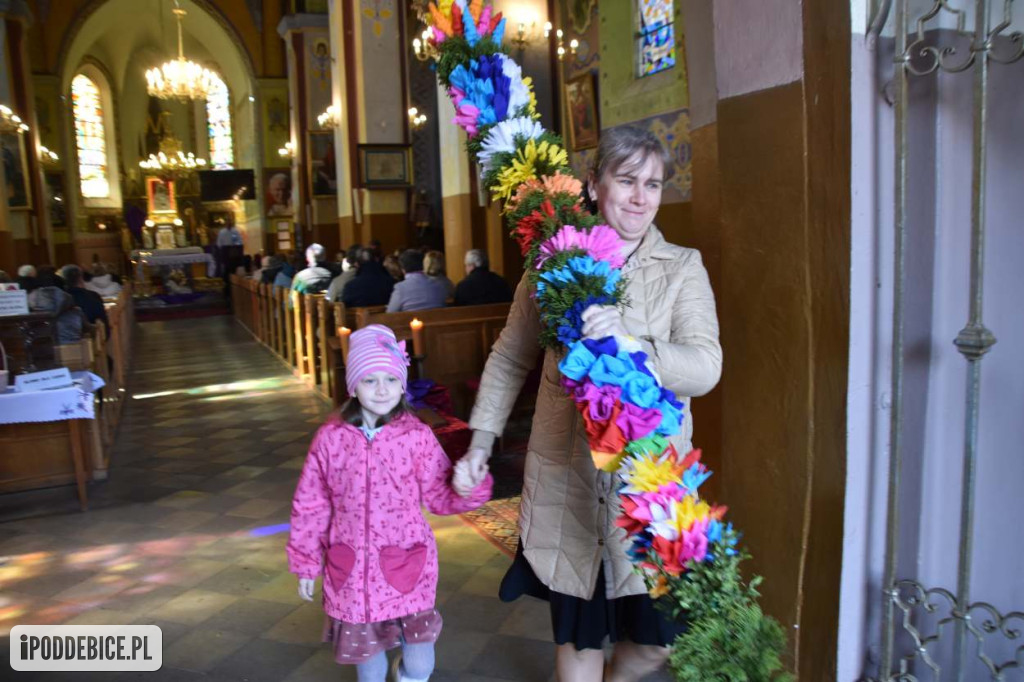 Osiem metrów tradycji. Olbrzymie palmy wielkanocne